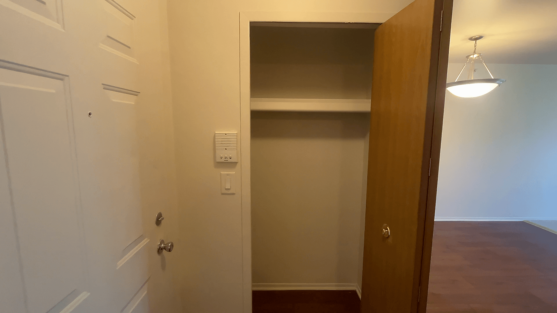 Lakeside Village Apartments Image 192