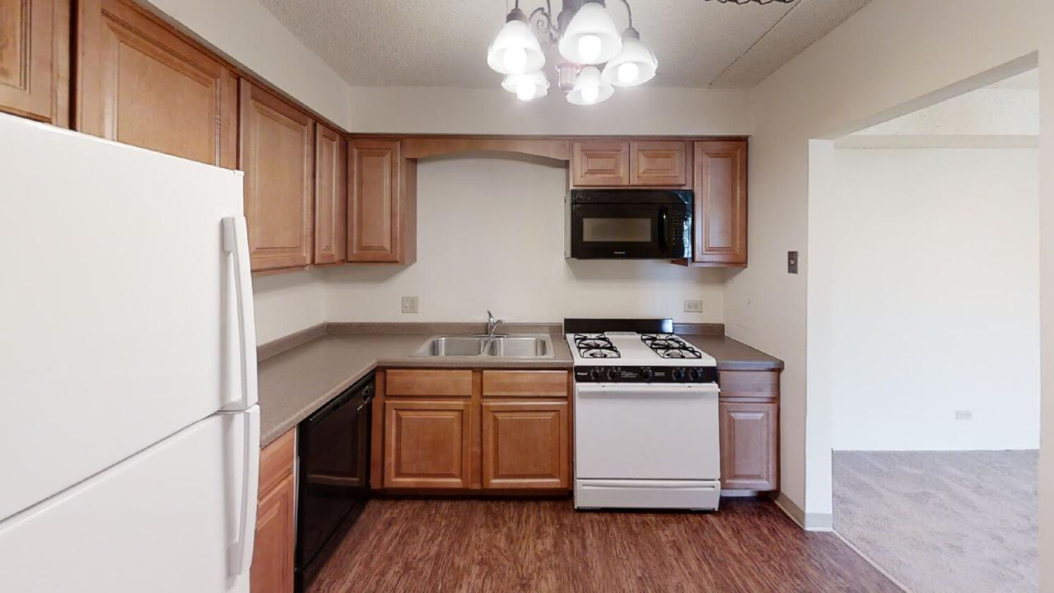 Colonial Village Image 7