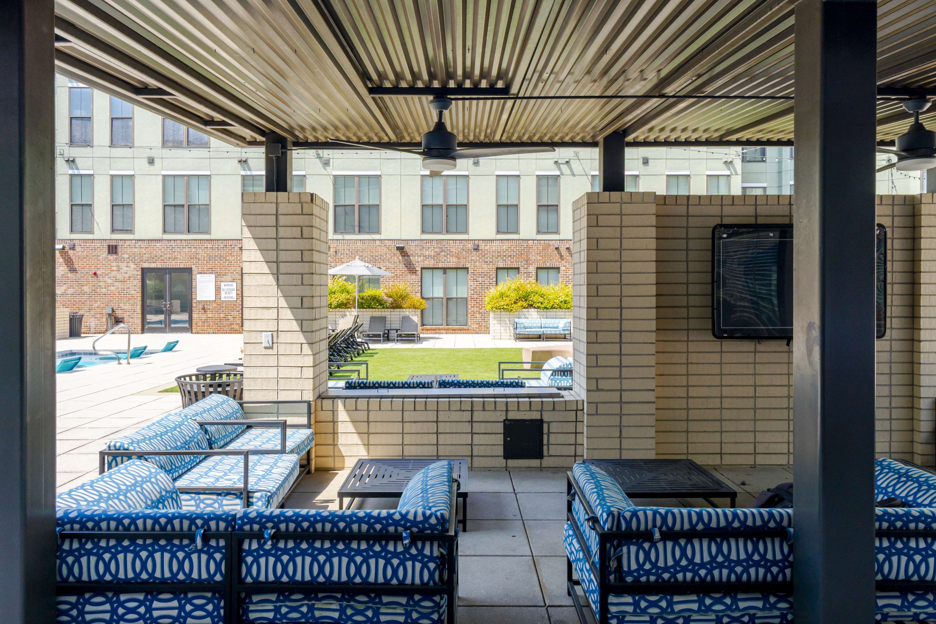 1400 Chestnut Image 32