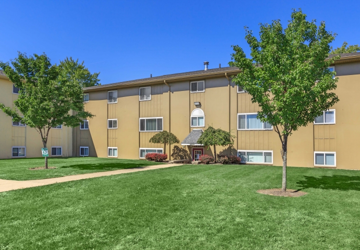 Peaks at Waters Edge Image 3