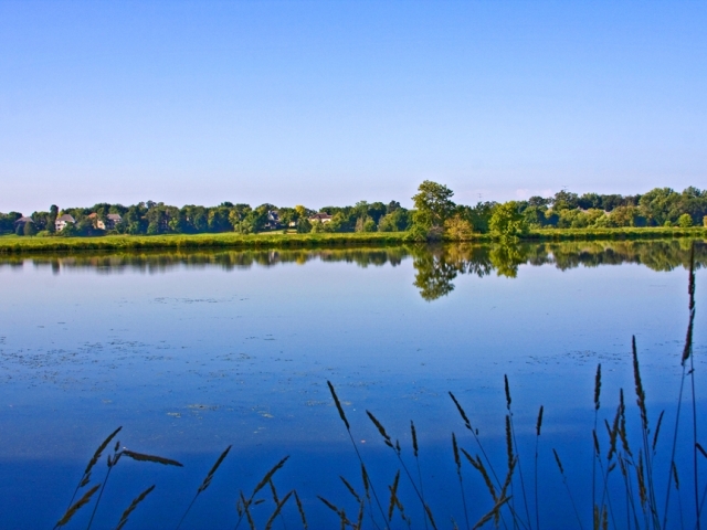 Lake Place Apartments and Townhomes Image 6