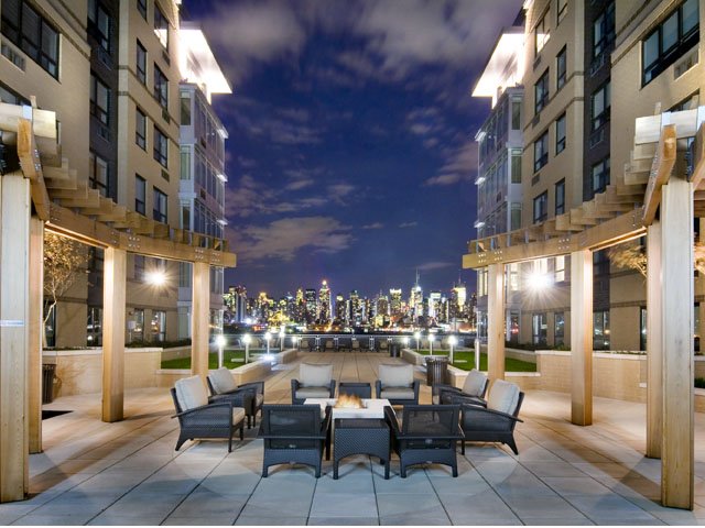 Rivers Edge at Port Imperial Image 6