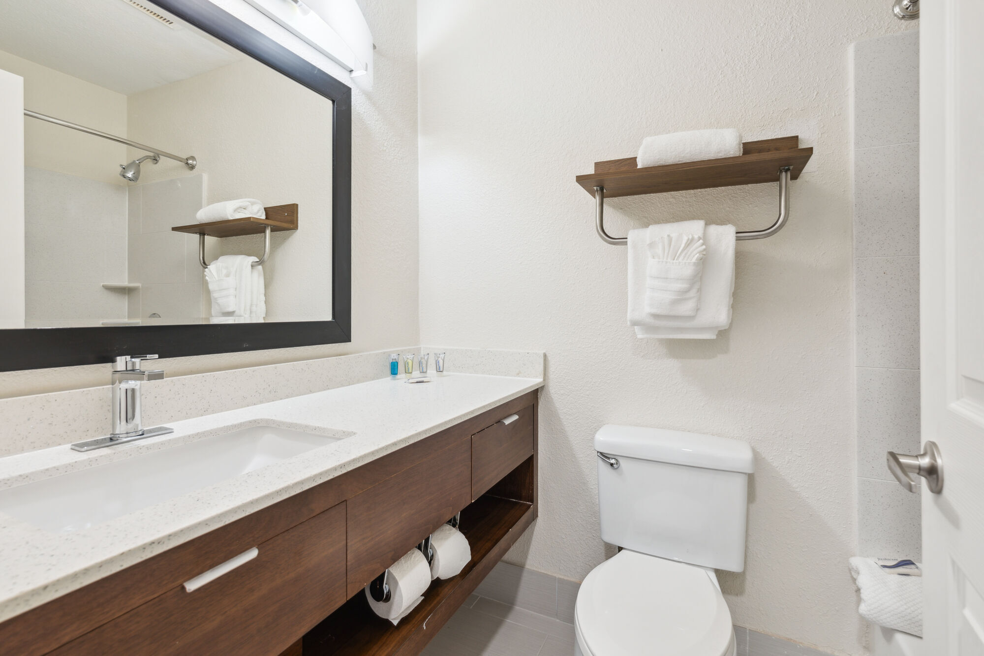 Atrium Flats Image 22