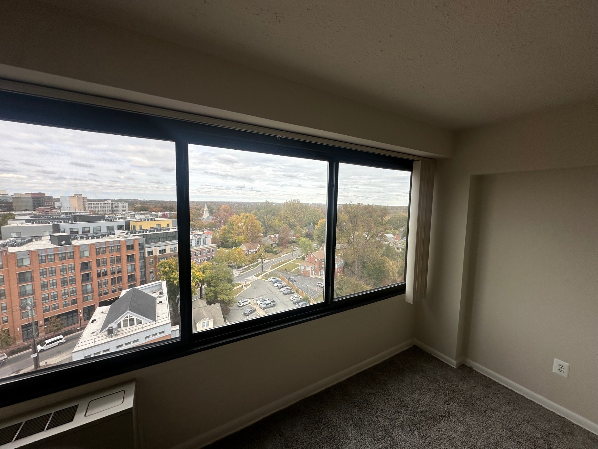 Silver Spring Towers Image 36