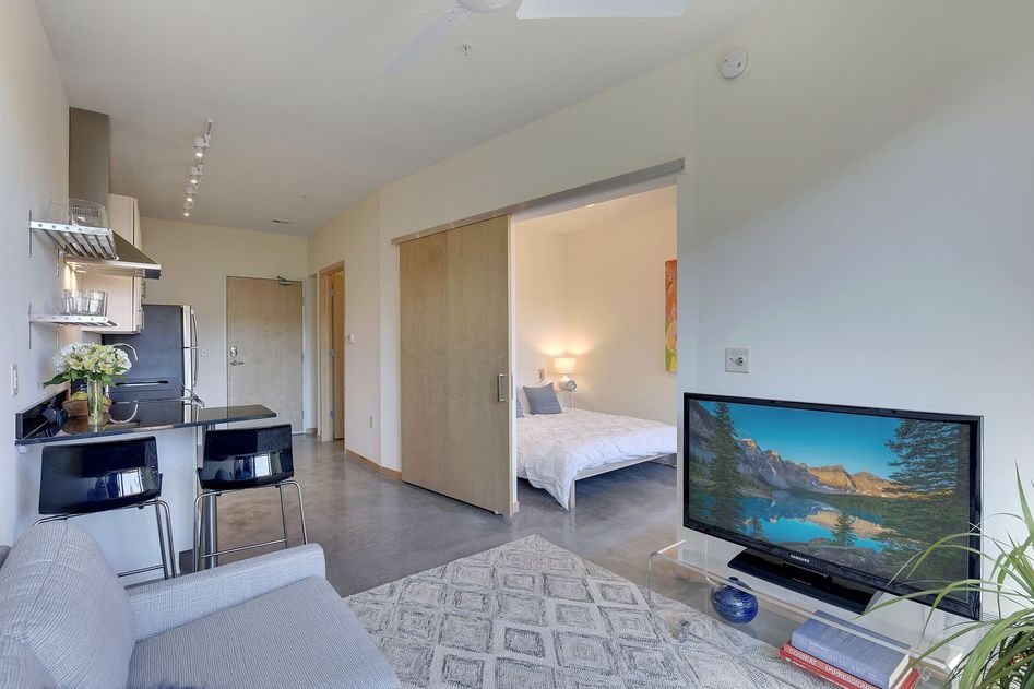 Nolo Living East (North Loop) Image 12