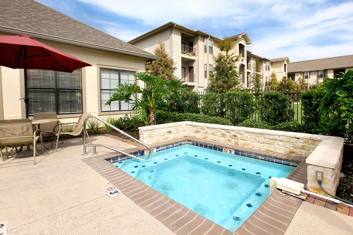 Camden Lake Apartments Image 5