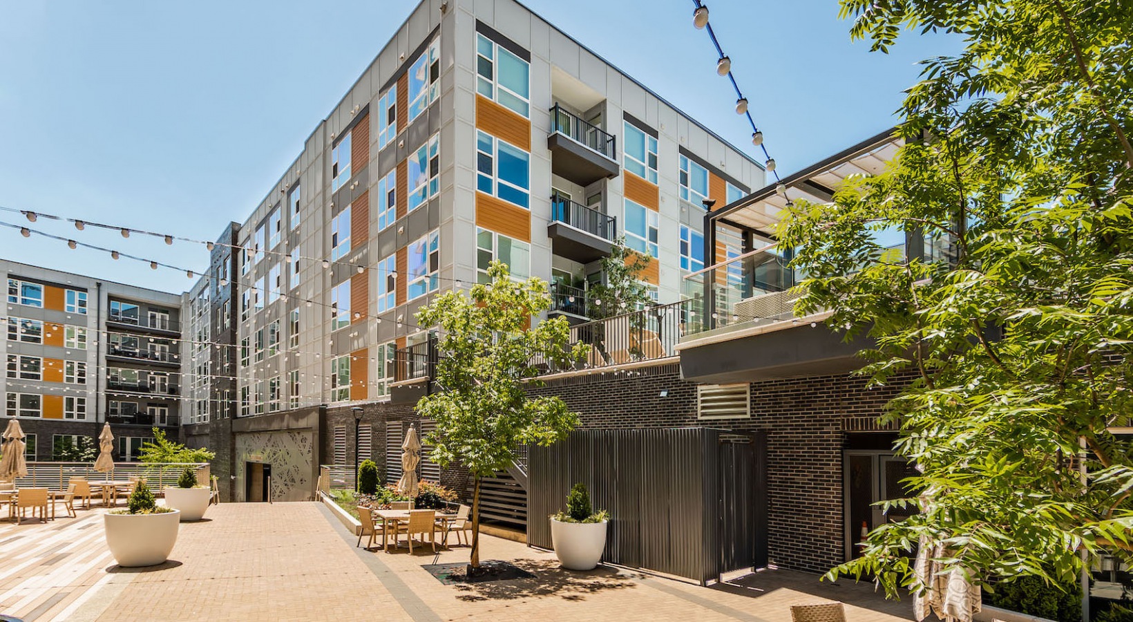 Uptown 550 on Brooklyn Image 2