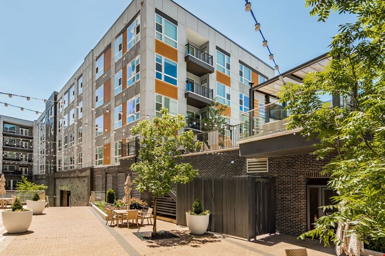 Uptown 550 on Brooklyn Image 2