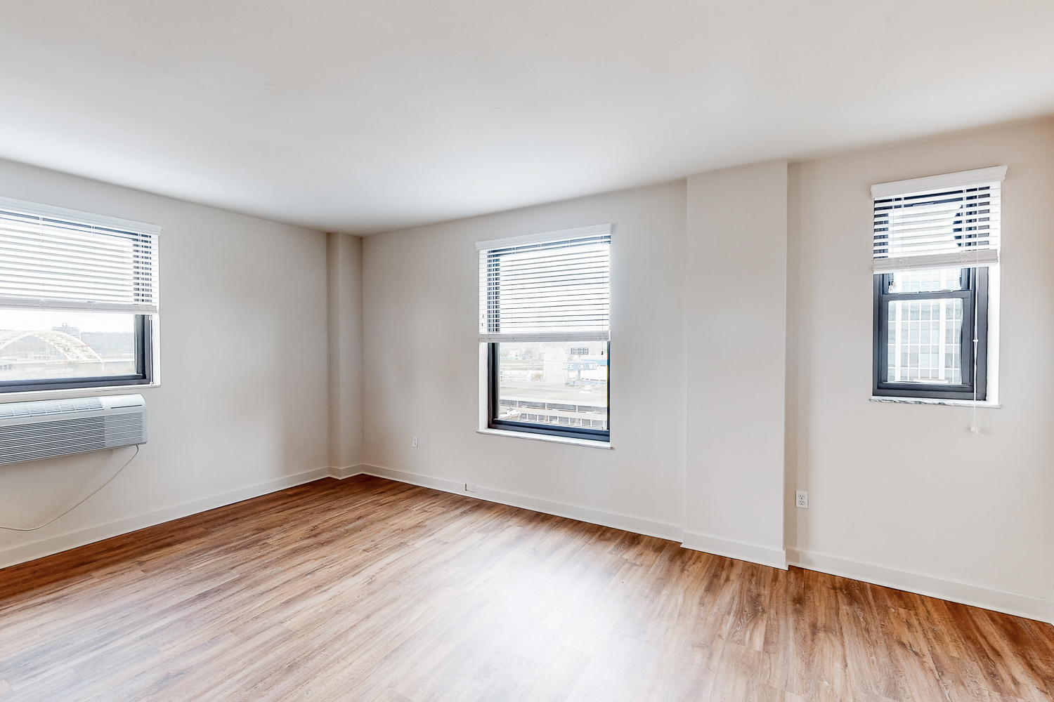 Edgar Apartments Image 8