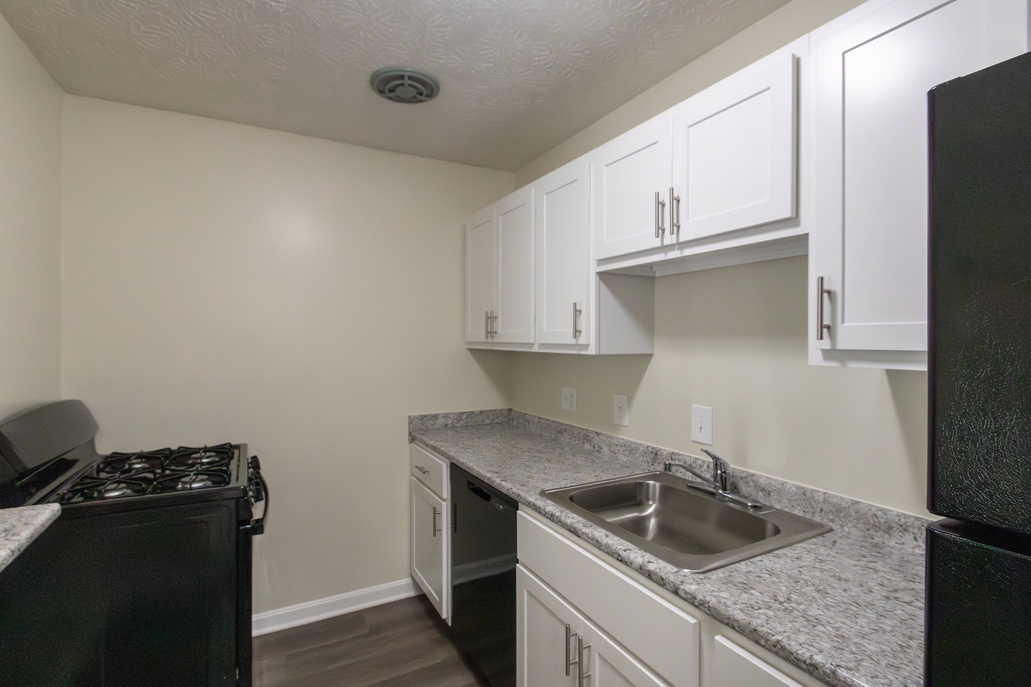 Blue Grass Manor Image 4