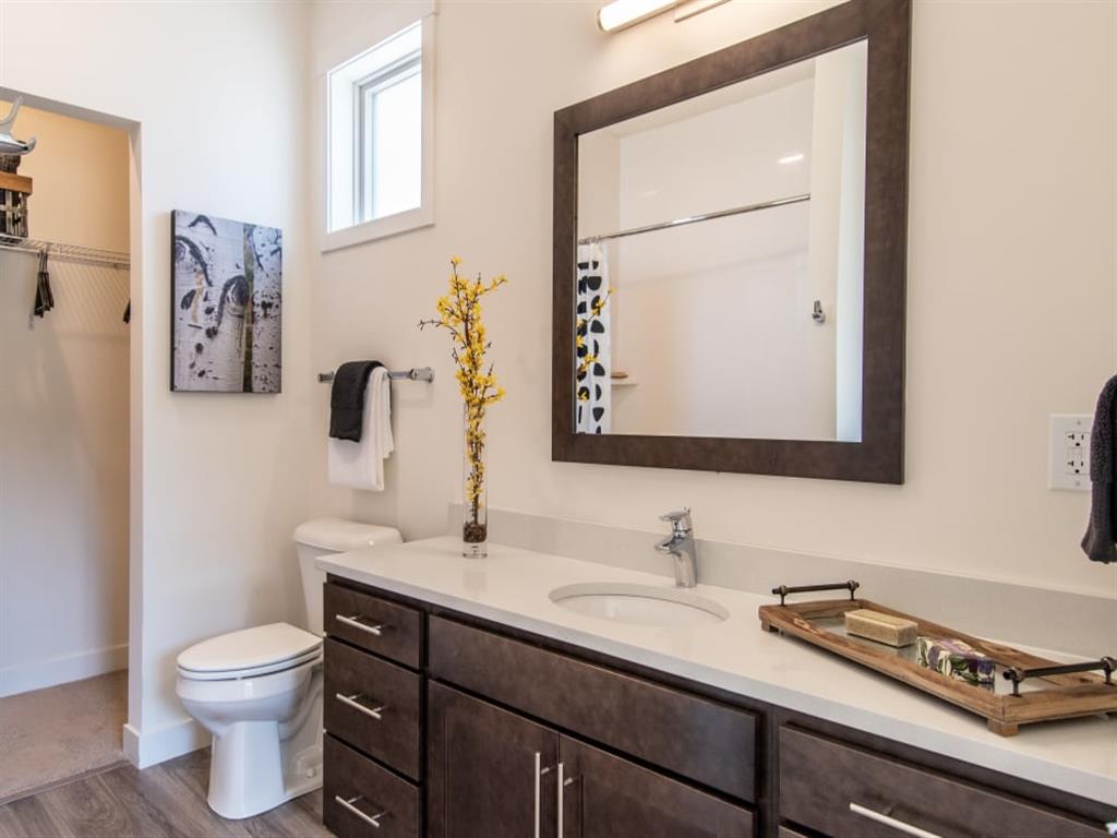 6 West Apartments Image 3