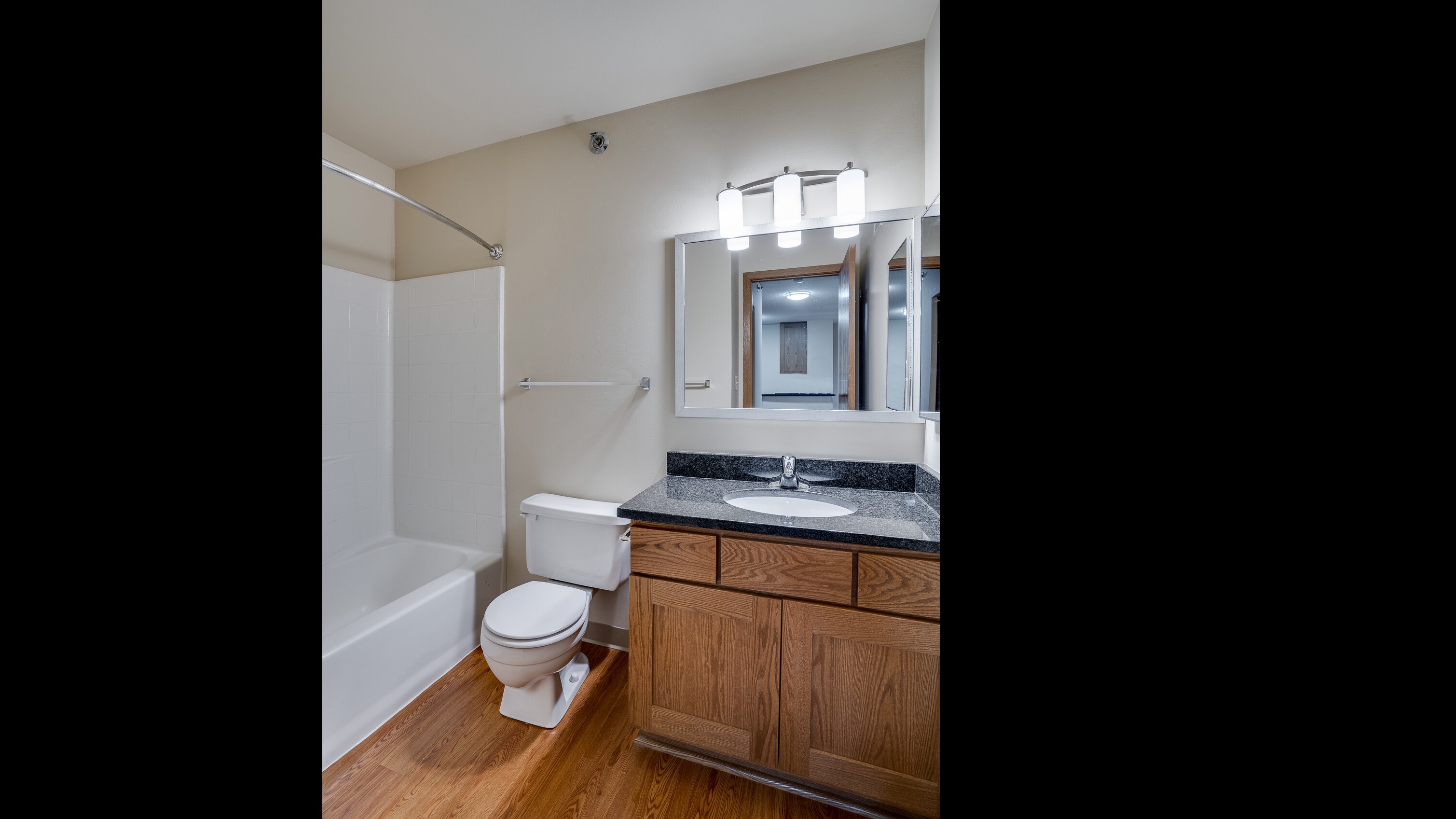 Laurel Village  Image 19