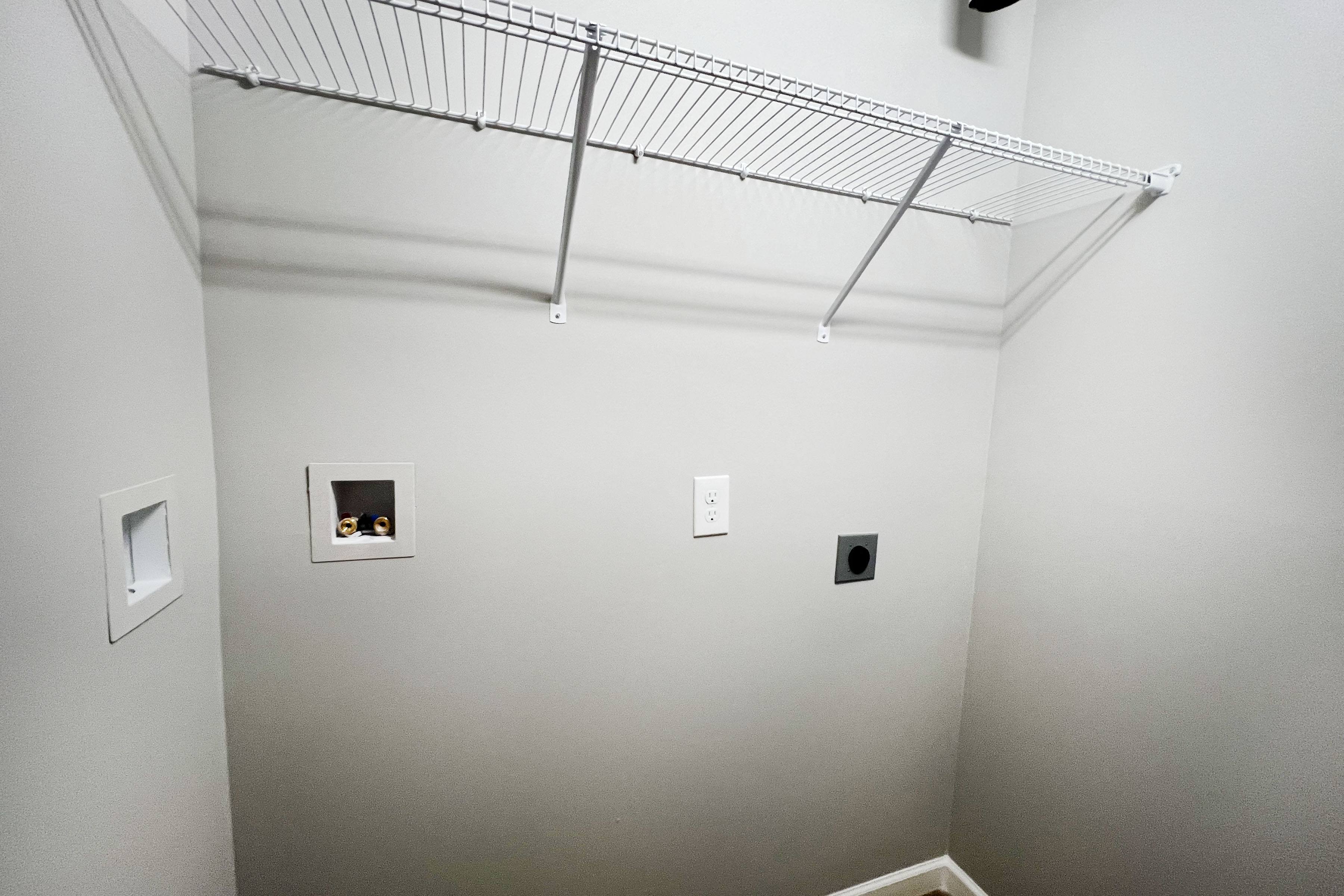 3 Bedroom Arlington Washer & Dryer Connections