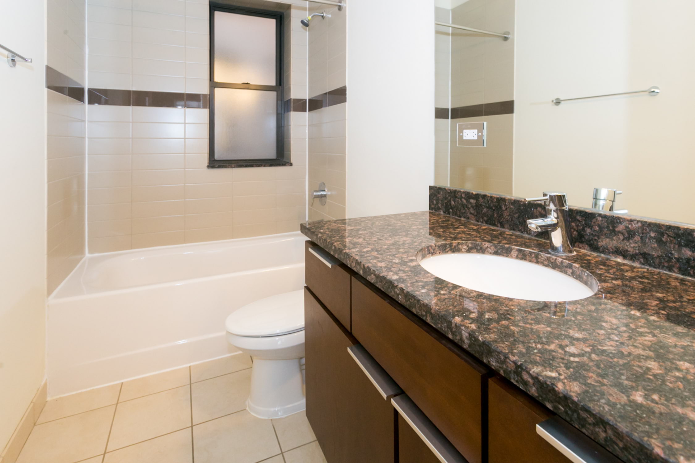 5118 S Greenwood Avenue Image 11