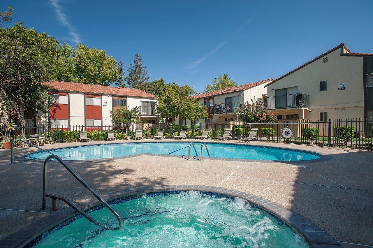 Creekside Gardens Image 12