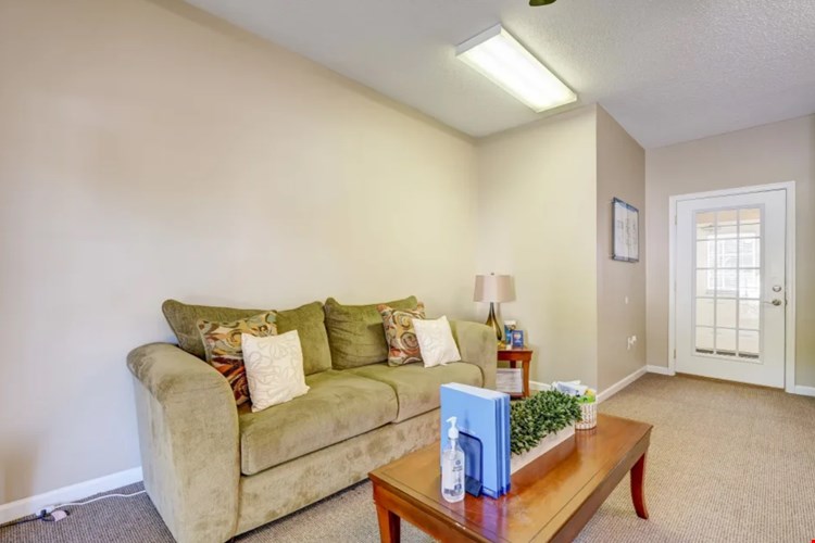 High Ridge Leasing Apartments at Highland Ridge - High Point