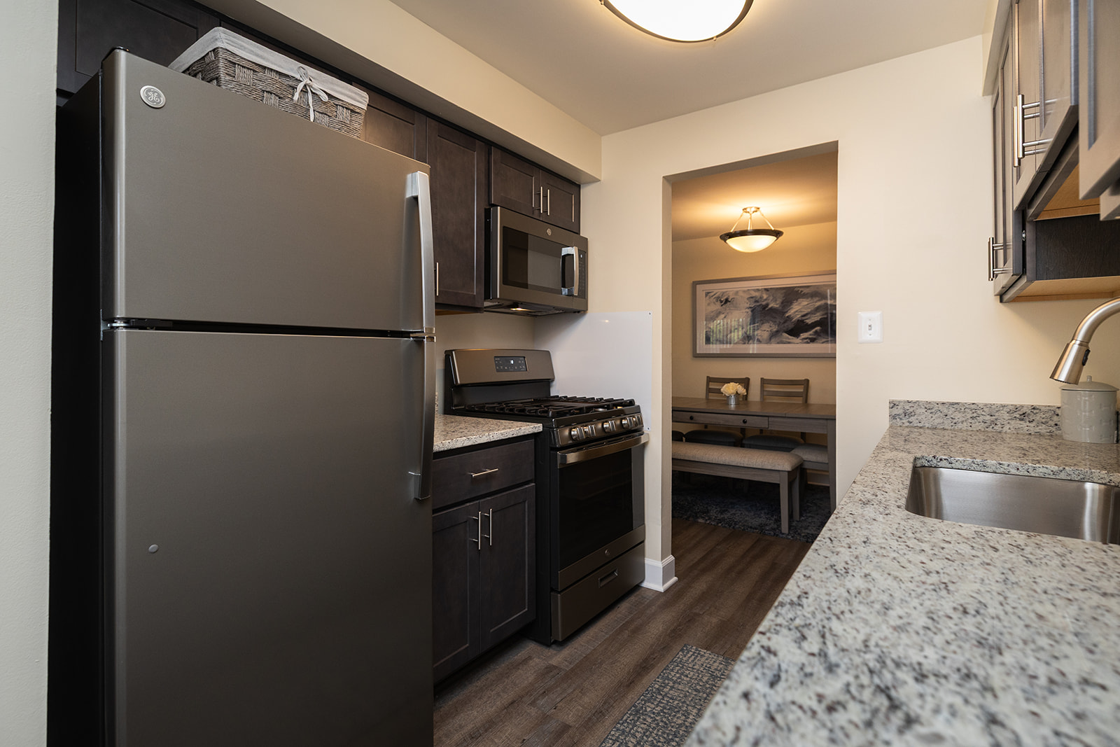 Seminary Roundtop Apartments Image 3