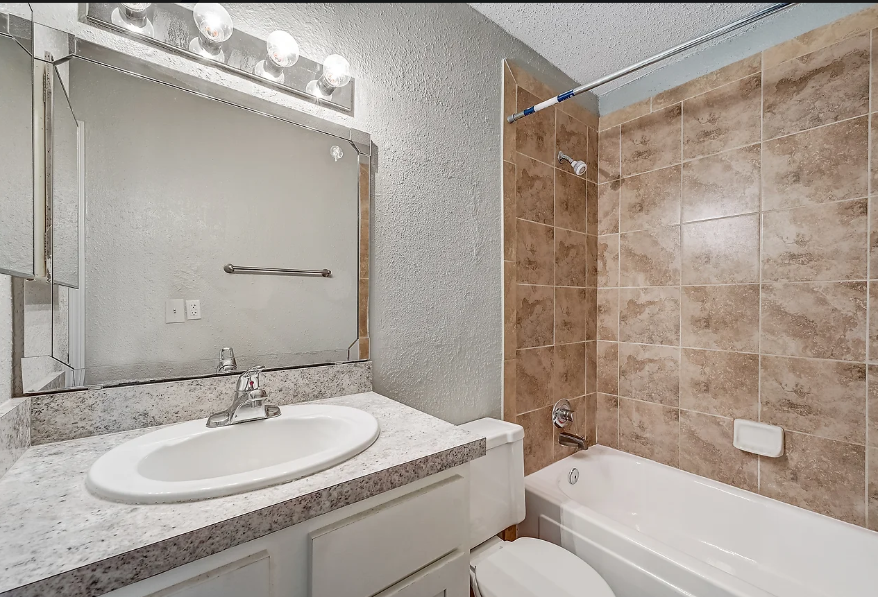 The Lakeside Nest Image 10