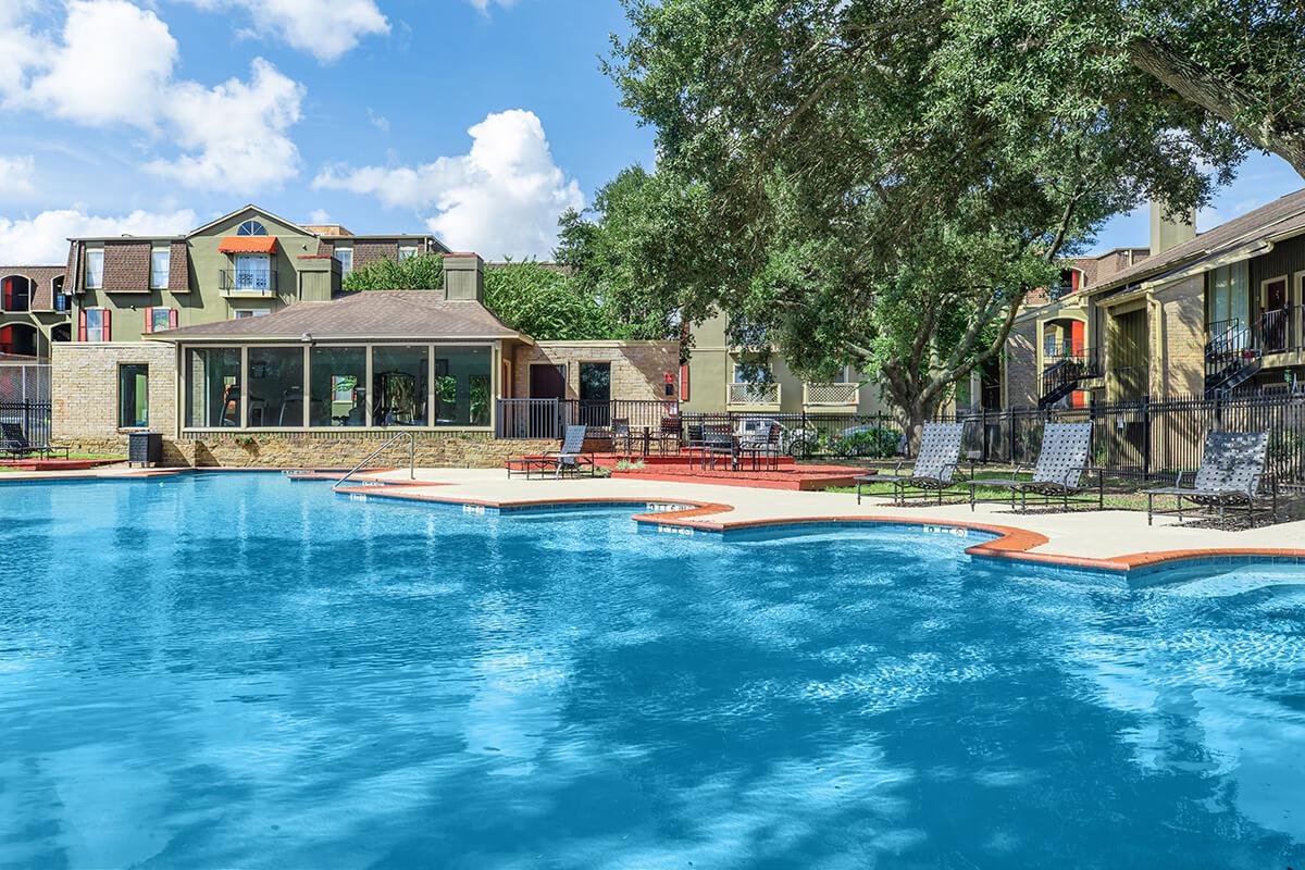 Woodlake Townhomes Image 1