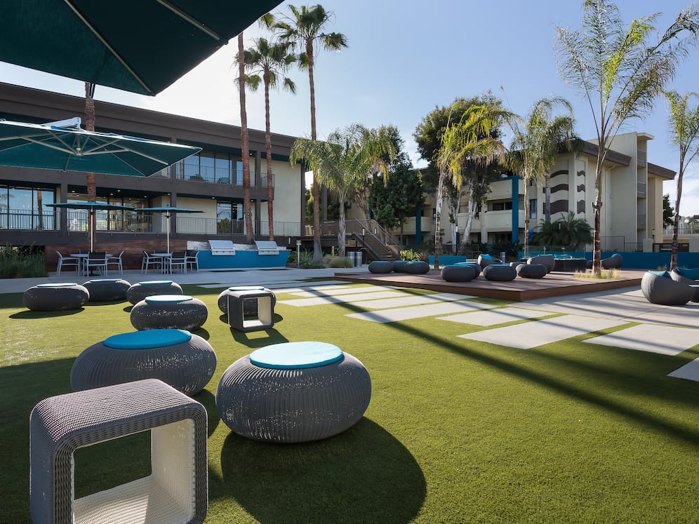Outdoor chill space