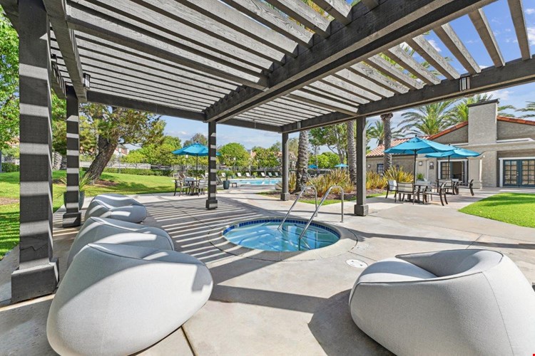 Hidden Hills Condominium Rentals Image 20