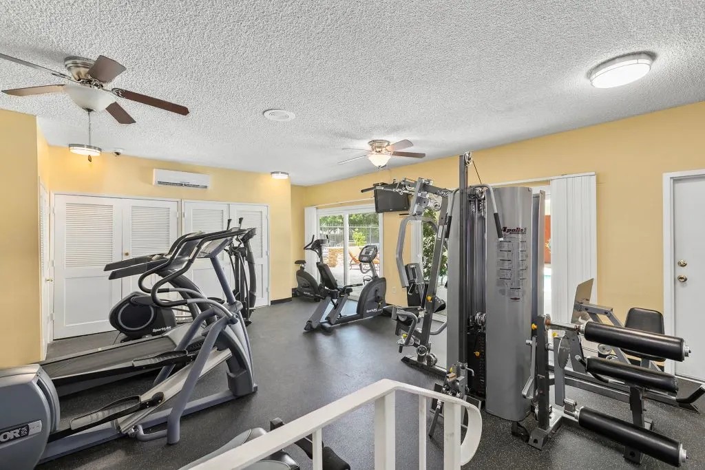 Lombardi Apartments Image 5