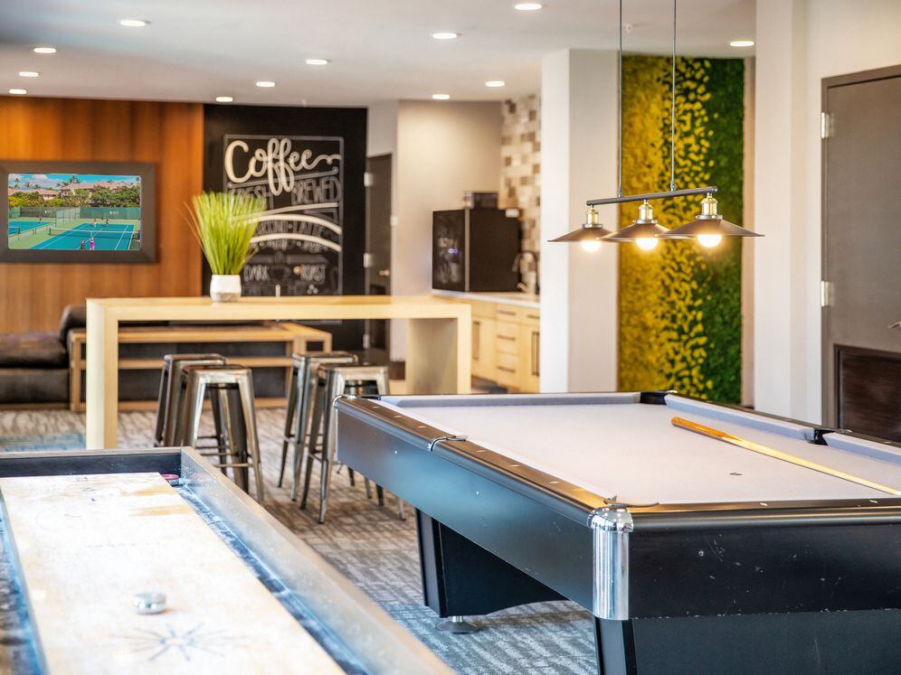 Chill Lounge with game area