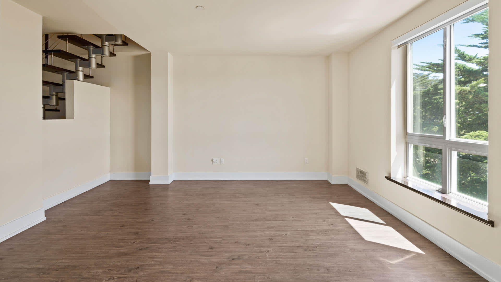 88 Hillside Image 10