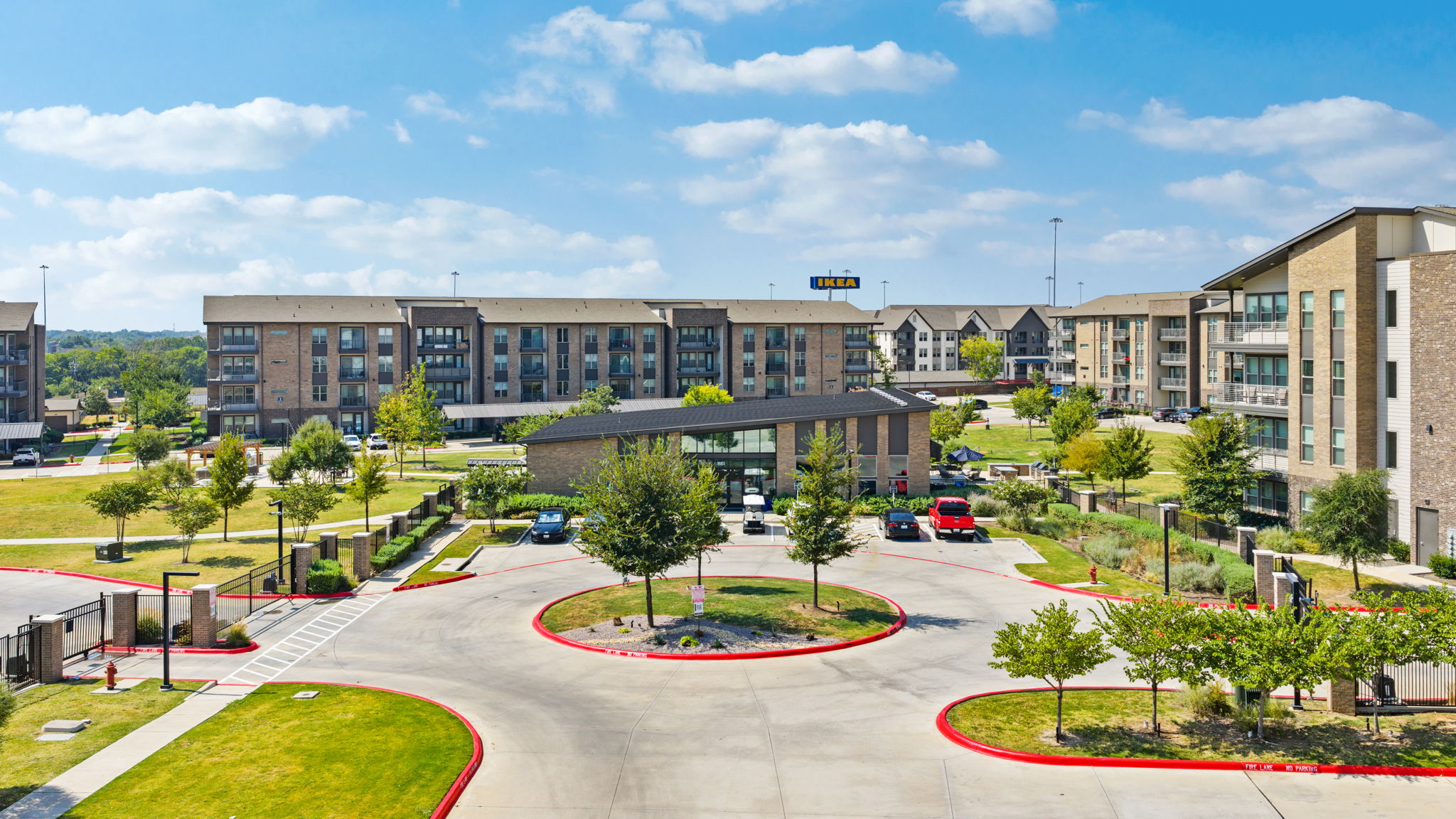 Axis Grand Crossing Image 33