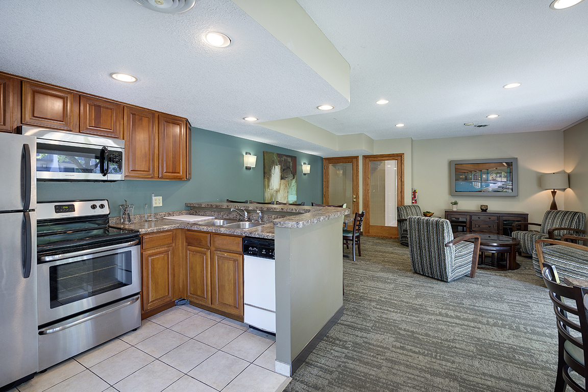 Pebblebrook Flats & Court Image 5