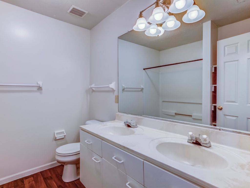 Kensington Grove Apartments Image 12