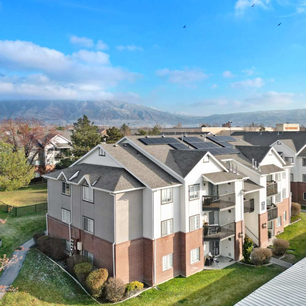 Falls at Hunters Pointe Image 1