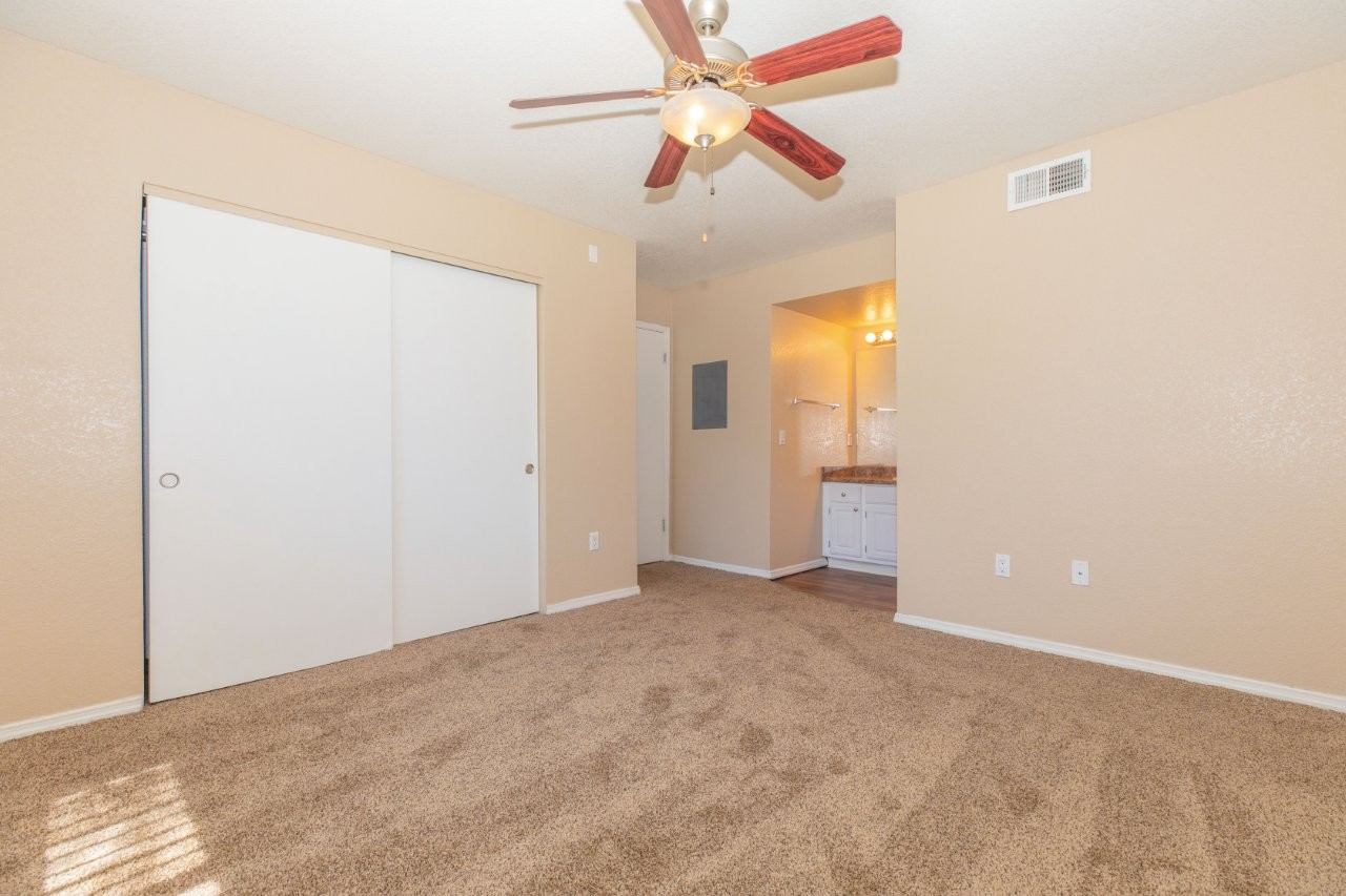 Peak at Oro Valley Image 15