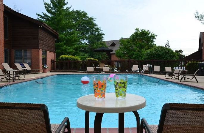 South Summit Apartments Image 2