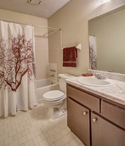 University Crossing Image 4