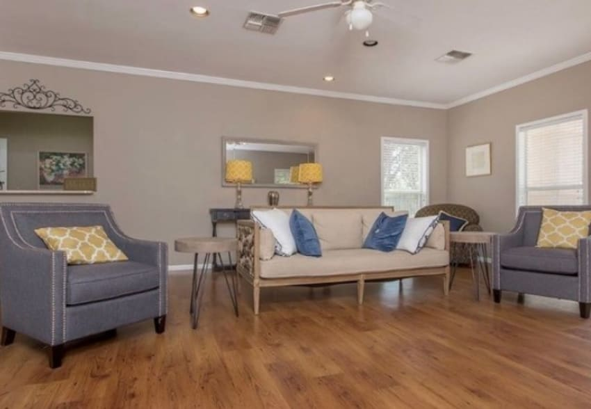 Brentwood Oaks Image 4
