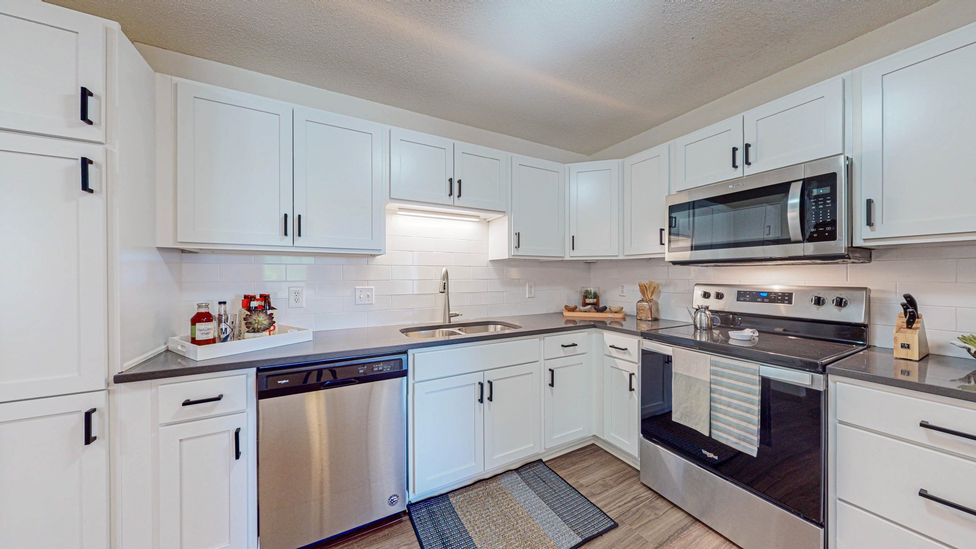 Creekside Apartments Image 2