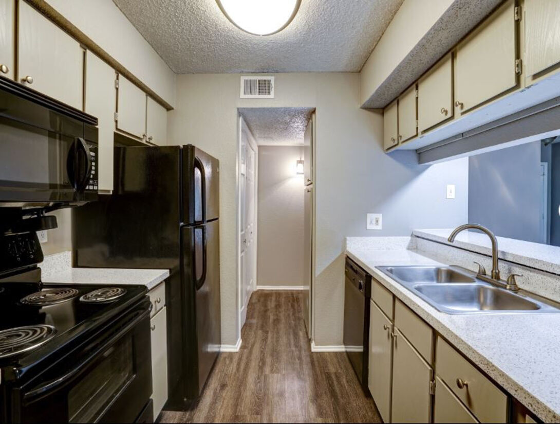 Whispering Oaks Image 9