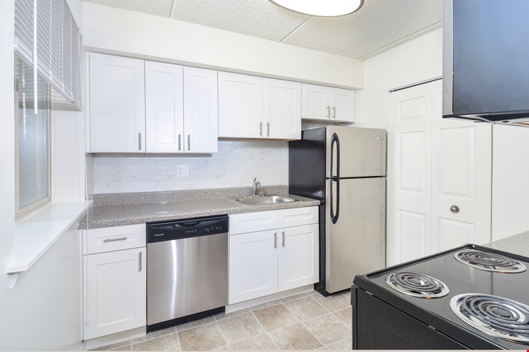 Fox Run 2 BR Upgraded Kitchen