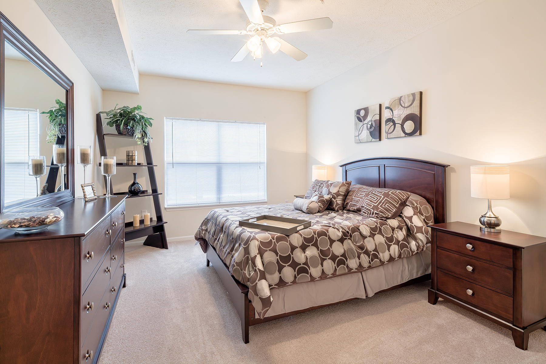 Cobblestone Court Image 14