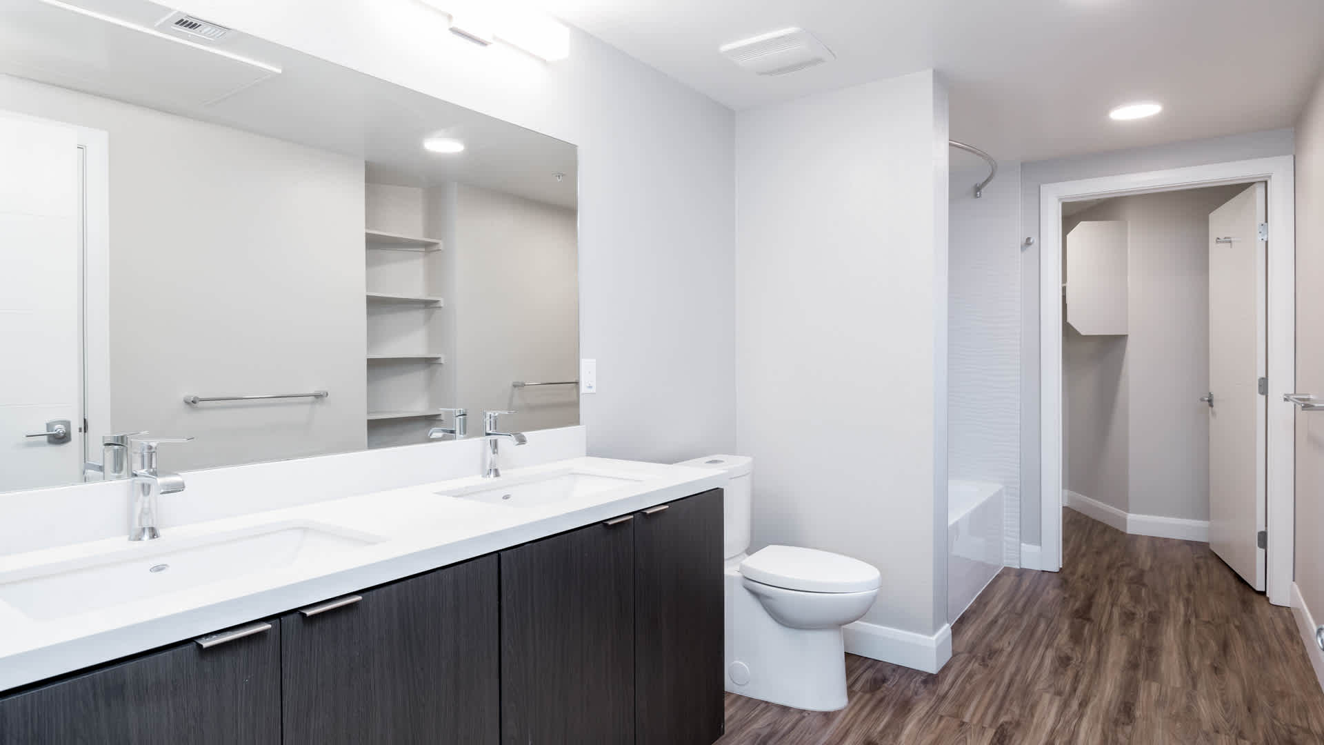 Mara Pacific Beach  Image 12