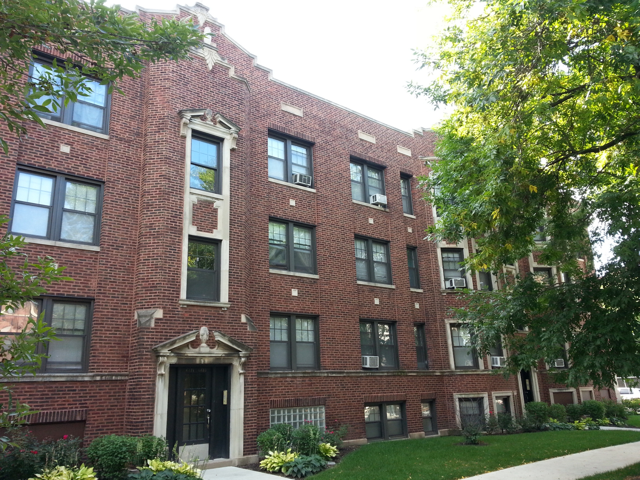 4455 S Greenwood Avenue Image 8