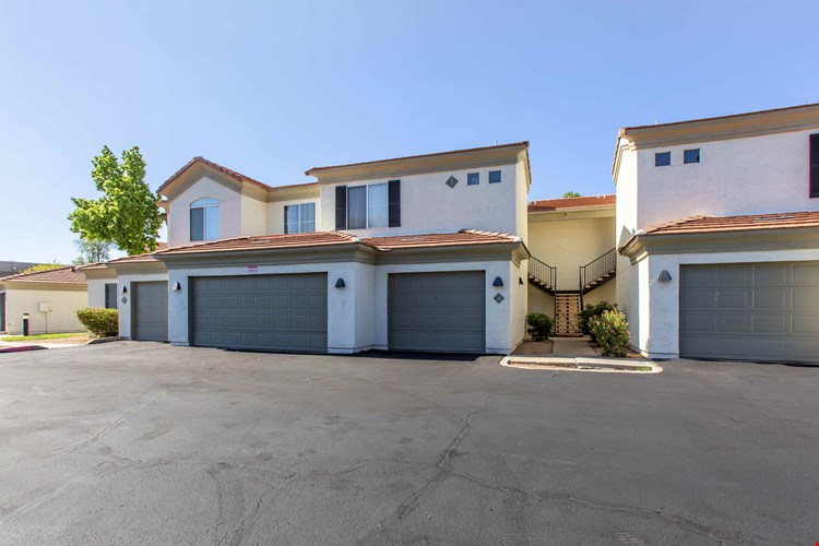 Carlyle at South Mountain Apartments OLD Image 12