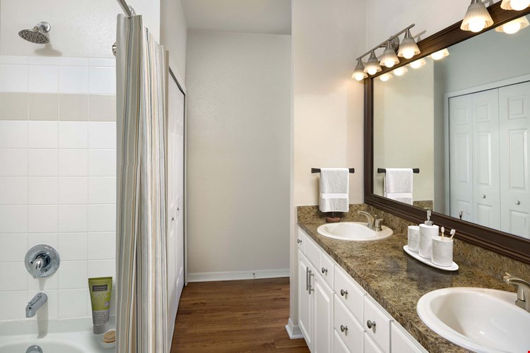 Camden Lago Vista Image 5