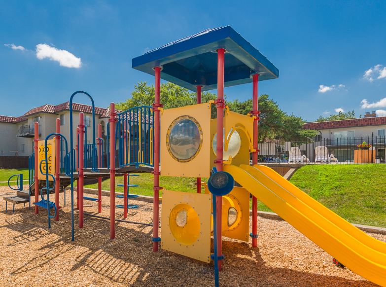 Villa Monterrey Apartment Homes Image 3