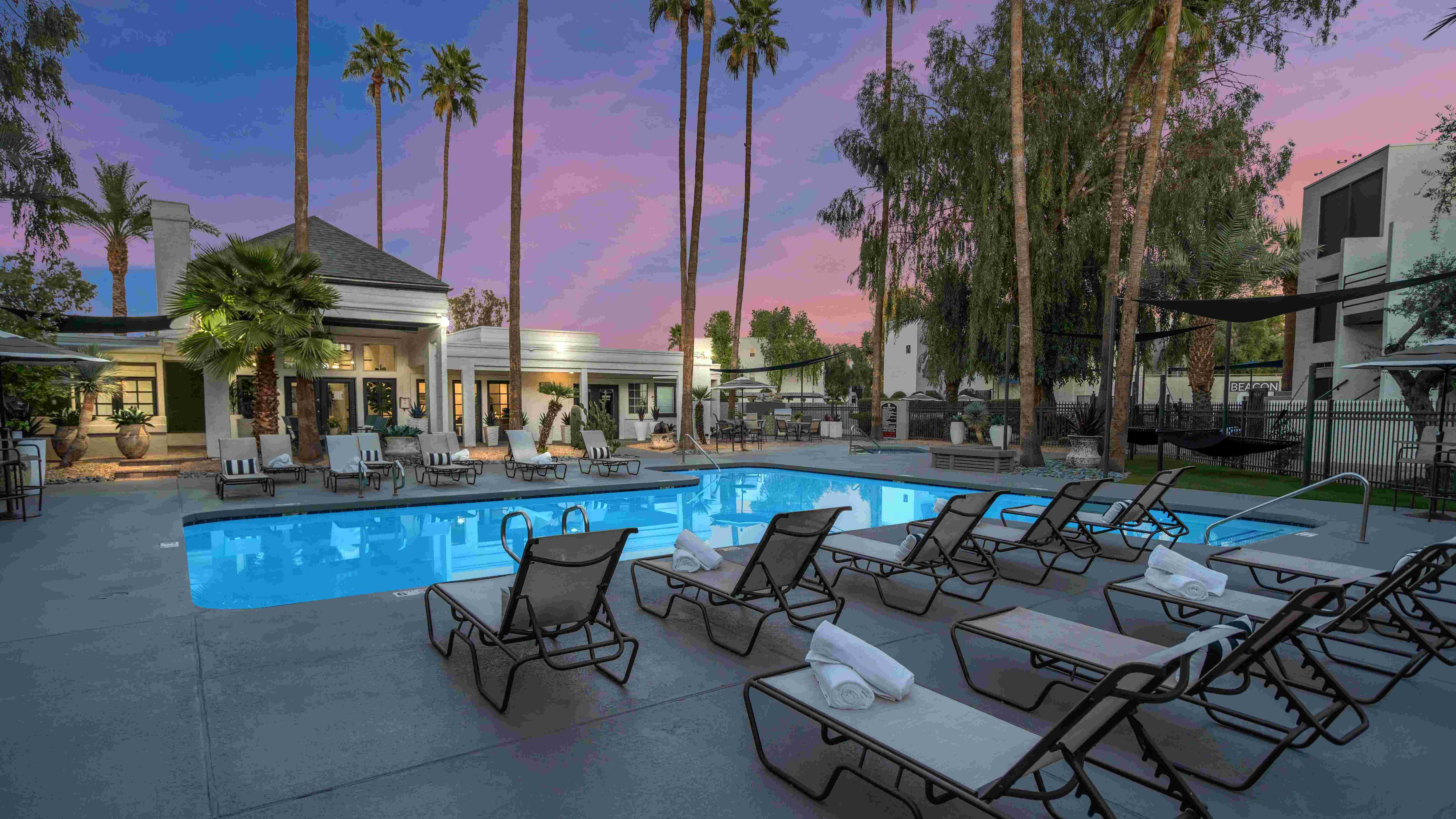 Experience pure relaxation at Beacon at 601 with our resort style pool and spa. Surrounded by lush landscaping and elegant poolside seating. Beacon offers the perfect retreat to relax and recharge.