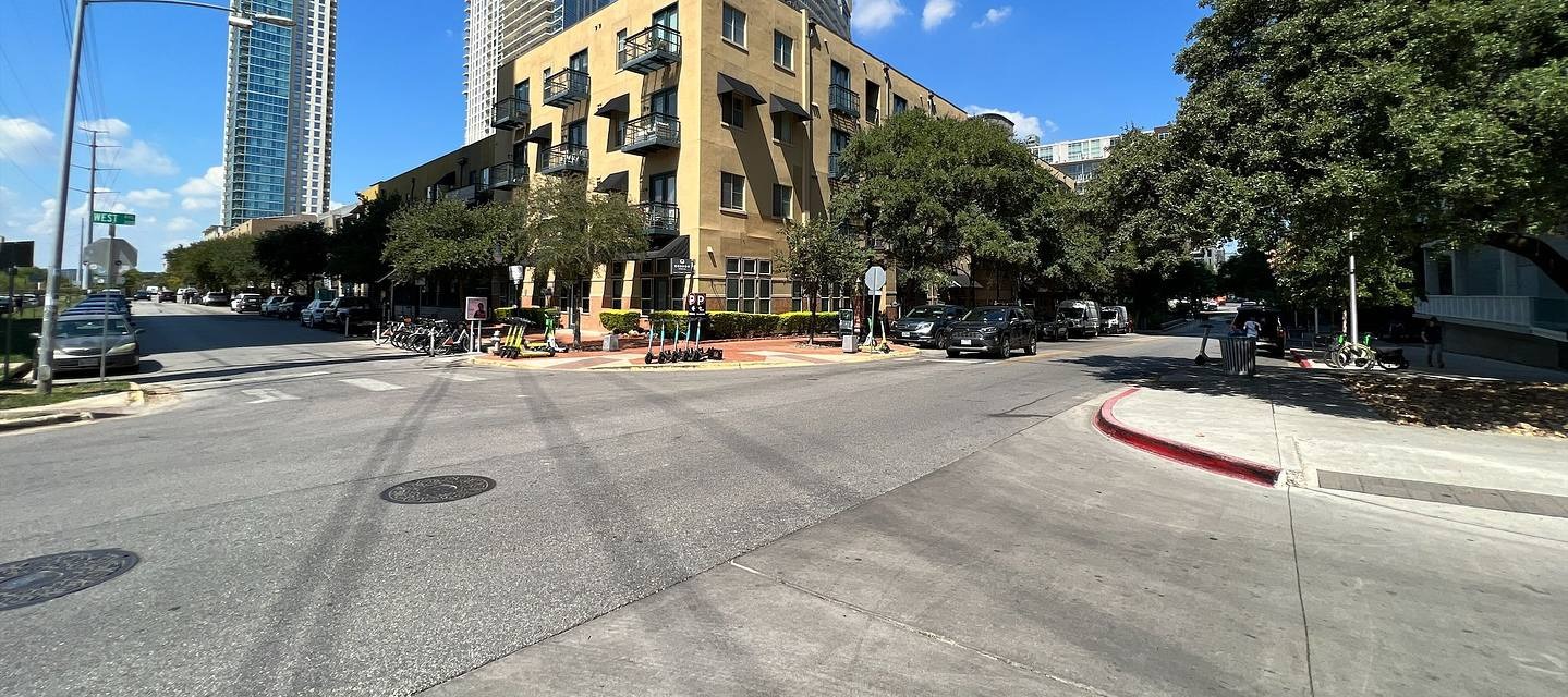 Elle West Avenue Image 4