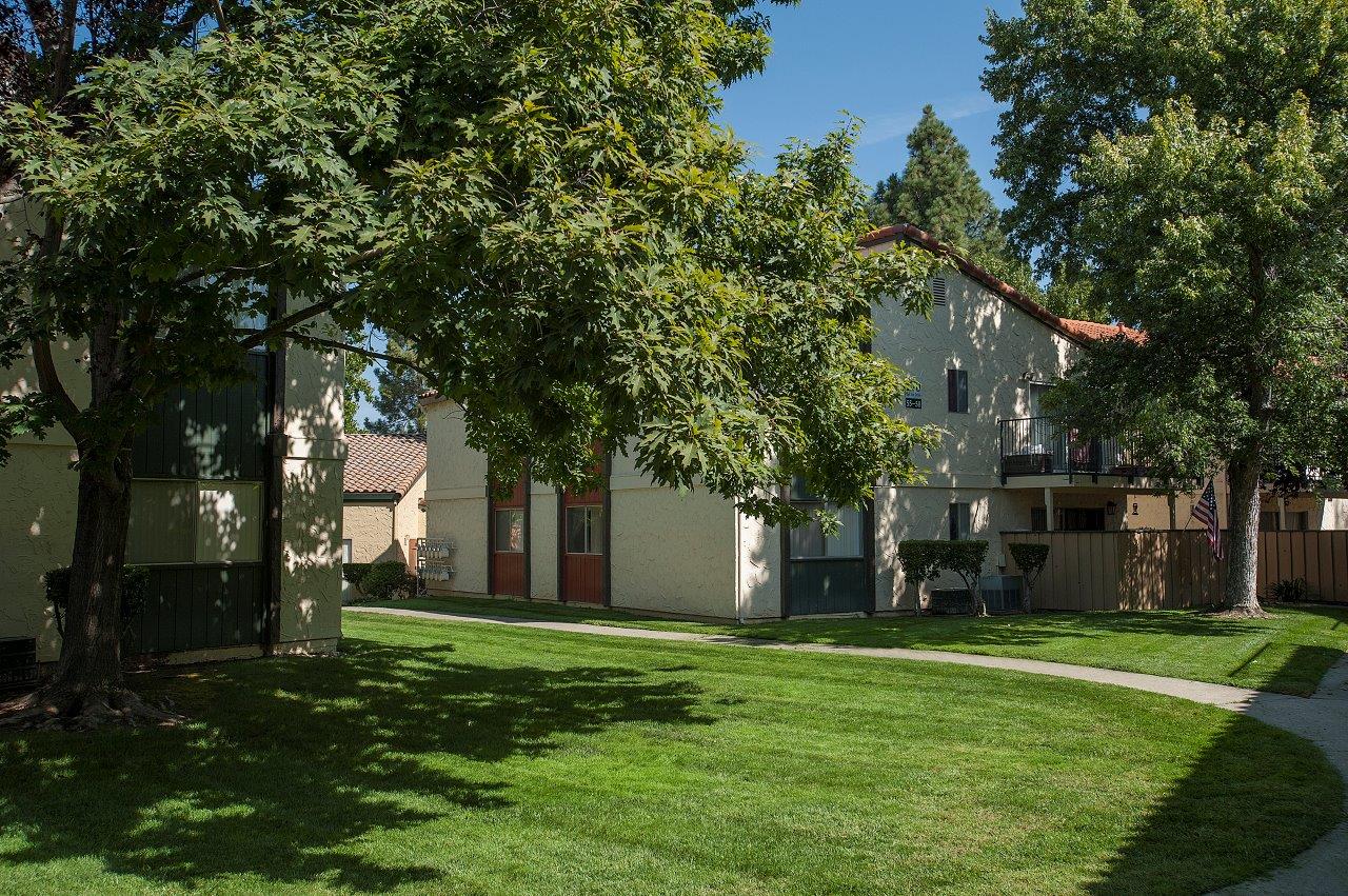 Creekside Gardens Image 17