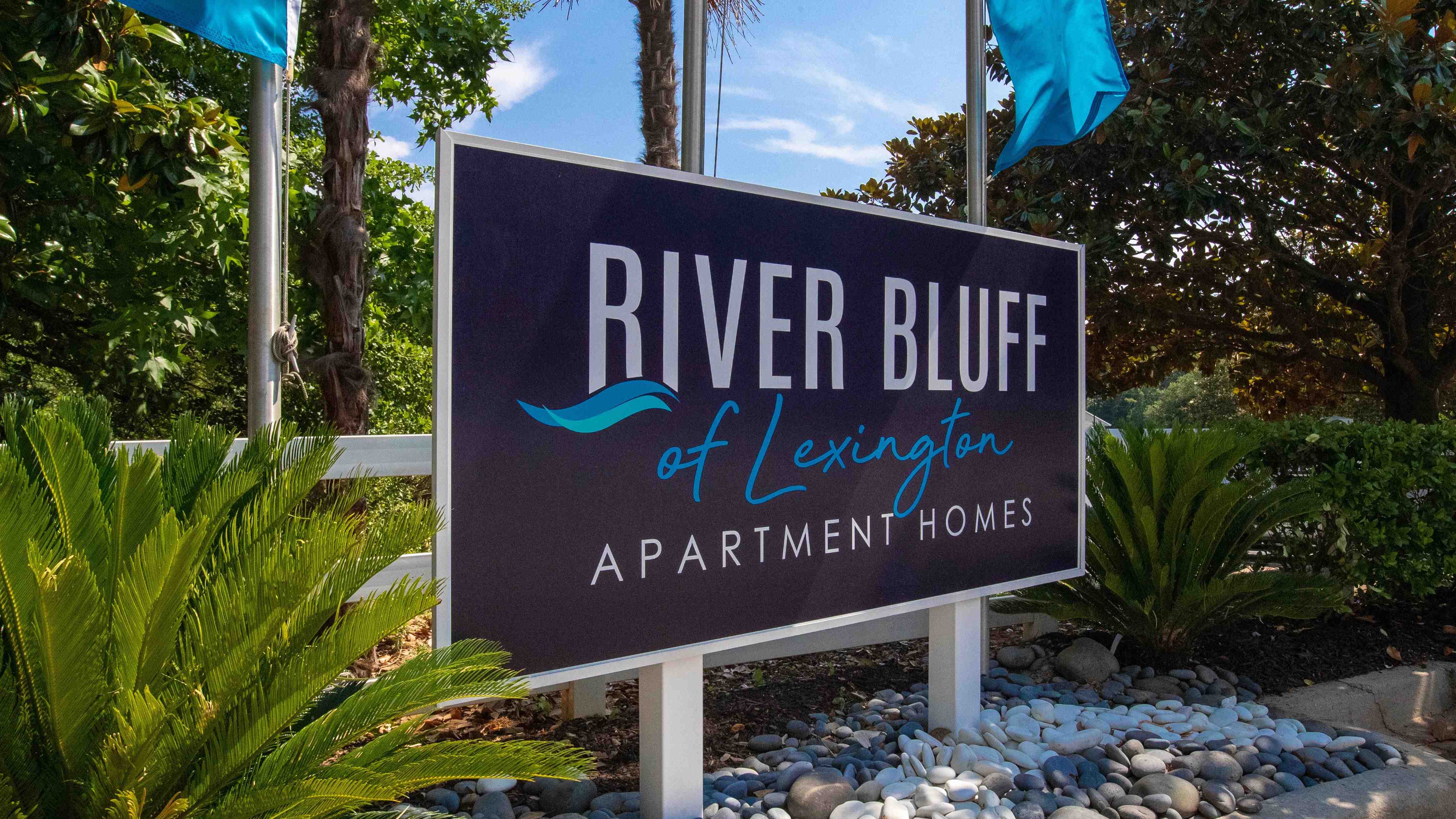 Experience southern charm in Lexington's finest apartment community. Your journey begins here. 