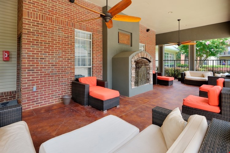 Huntington Chase Image 19